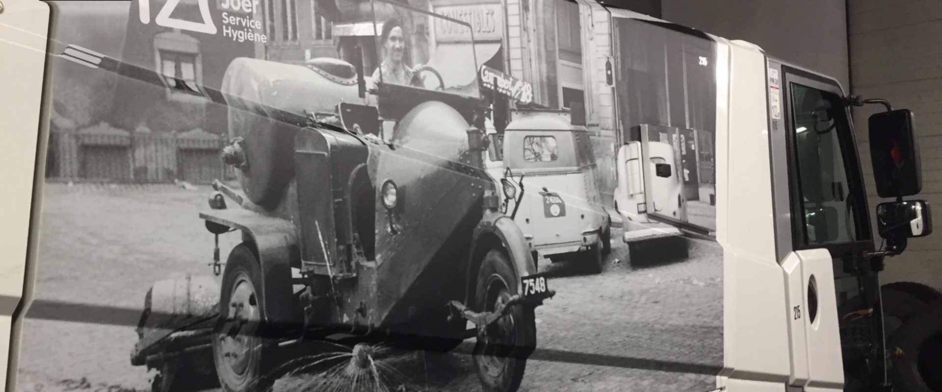 Habillage des camions poubelles